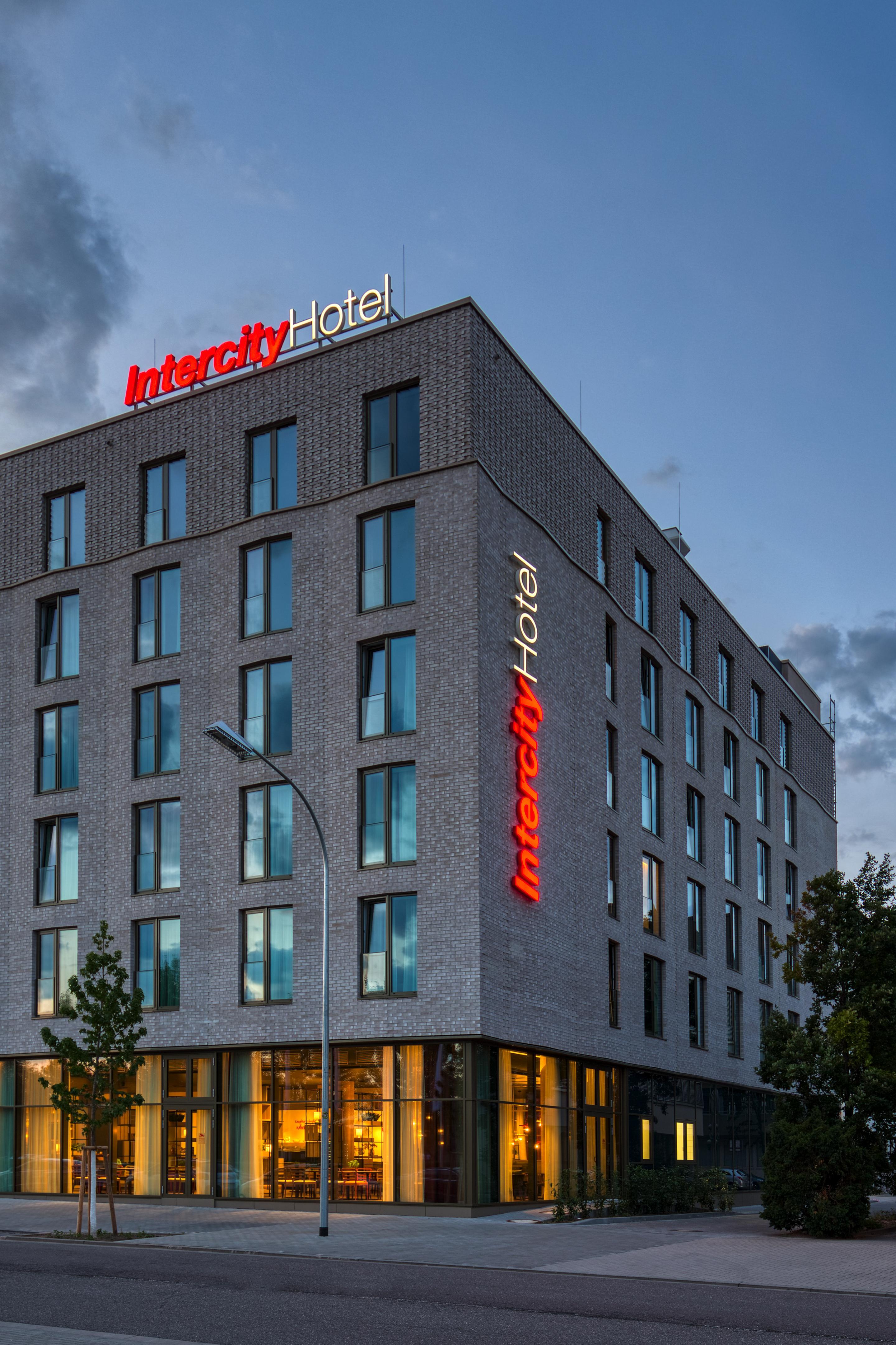 อินเตอร์ซิตี้โฮเต็ล ซาร์บรึคเคิน Hotel ซาร์บรึคเคน ภายนอก รูปภาพ